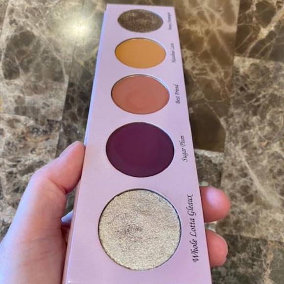 Klarity Cosmetics Mauve Eyeshadow Palette - Picture 2 of 5
